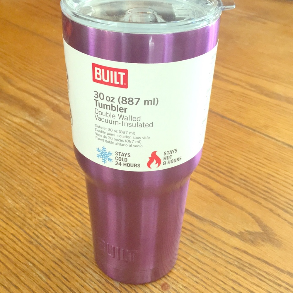 BNWT Built 30oz insulated tumbler